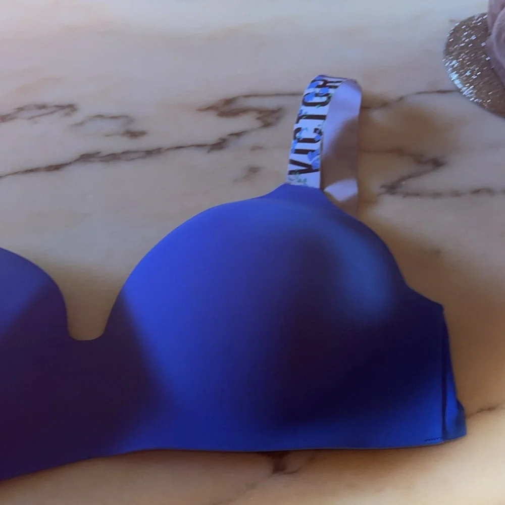 victoria secret tshirt lightly lined wireless bra size 36DDD - Picture 4 of 8